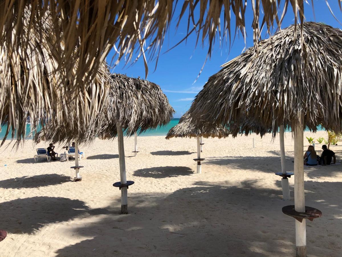 V&V Beach House Punta Cana Exterior photo